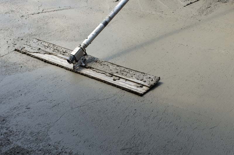 Finishing a concrete floor